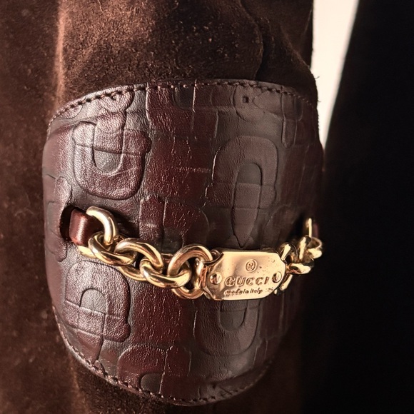 Gucci Brown Suede Boots with Gold Chain Logo 90’s Y2K - Picture 1 of 13
